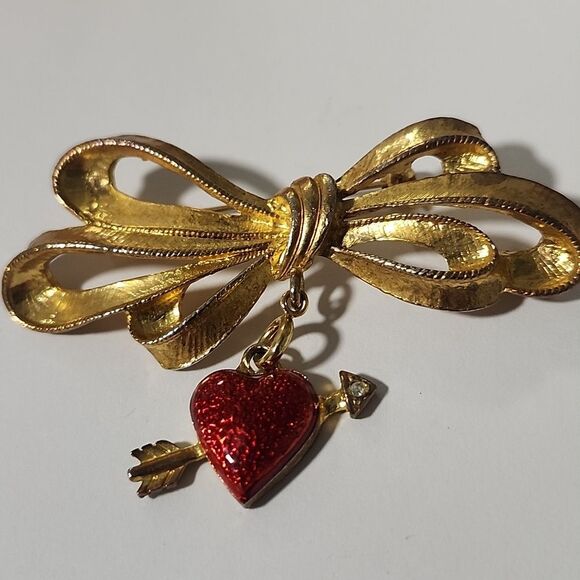 Phister Ent 1996 Ribbon Red Enamel Dangle Heart Brooch Valentine's Day Gold Tone - Picture 1 of 5